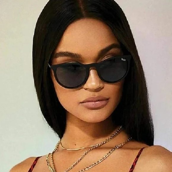 Quay Australia Accessories - Quay Matte Black Great Escape Round Sunglasses